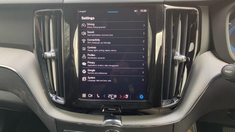 Volvo XC60 2.0 B5P Plus Dark 5dr AWD Geartronic Petrol Estate